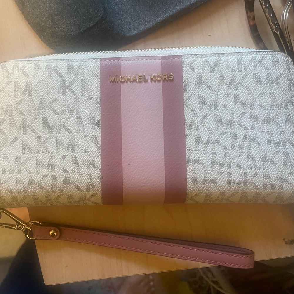 Michael Kors Pink and White Wristlet wallet